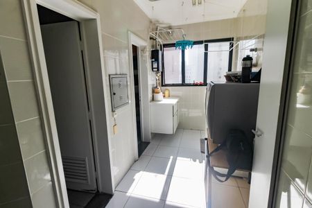 Apartamento para alugar com 239m², 3 quartos e 3 vagas Apartamento para alugar com 239m², 3 quartos e 3 vagasÁrea de Serviço