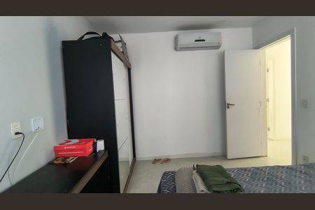 Casa de condomínio à venda com 240m², 3 quartos e 2 vagas Casa de condomínio à venda com 240m², 3 quartos e 2 vagasQuarto 1