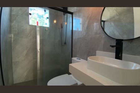 Casa de condomínio à venda com 240m², 3 quartos e 2 vagas Casa de condomínio à venda com 240m², 3 quartos e 2 vagasBanheiro Social