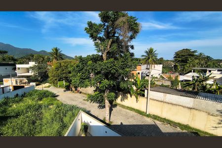 Casa de condomínio à venda com 240m², 3 quartos e 2 vagas Casa de condomínio à venda com 240m², 3 quartos e 2 vagasTerraço