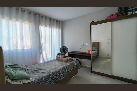 Casa de condomínio à venda com 240m², 3 quartos e 2 vagas Casa de condomínio à venda com 240m², 3 quartos e 2 vagasQuarto 1