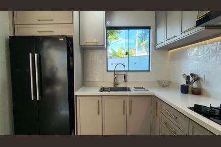 Casa de condomínio à venda com 240m², 3 quartos e 2 vagas Casa de condomínio à venda com 240m², 3 quartos e 2 vagasCozinha