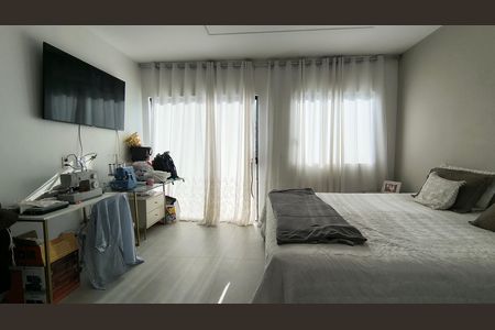 Casa de condomínio à venda com 240m², 3 quartos e 2 vagas Casa de condomínio à venda com 240m², 3 quartos e 2 vagasSuíte