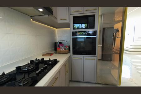 Casa de condomínio à venda com 240m², 3 quartos e 2 vagas Casa de condomínio à venda com 240m², 3 quartos e 2 vagasCozinha