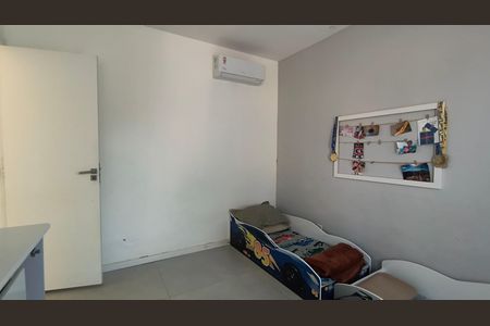 Casa de condomínio à venda com 240m², 3 quartos e 2 vagas Casa de condomínio à venda com 240m², 3 quartos e 2 vagasQuarto 2