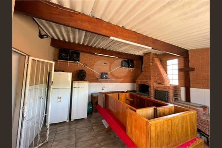 Casa à venda com 3 quartos, 200m² em Parque Pan Americano, São Paulo
