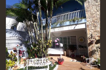 Casa à venda com 270m², 3 quartos e 3 vagas