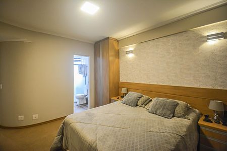 Apartamento à venda com 186m², 3 quartos e 2 vagas Apartamento à venda com 186m², 3 quartos e 2 vagasQuarto Suíte