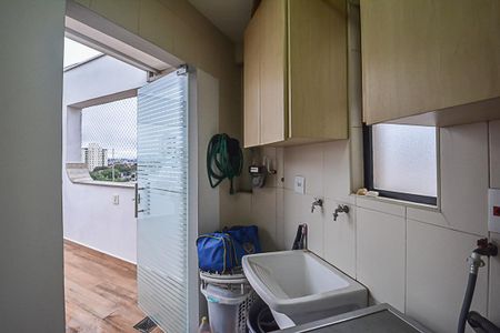 Apartamento à venda com 186m², 3 quartos e 2 vagas Apartamento à venda com 186m², 3 quartos e 2 vagasÁrea de Serviço