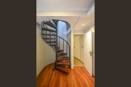 Apartamento à venda com 186m², 3 quartos e 2 vagas Apartamento à venda com 186m², 3 quartos e 2 vagasHall dos Quartos