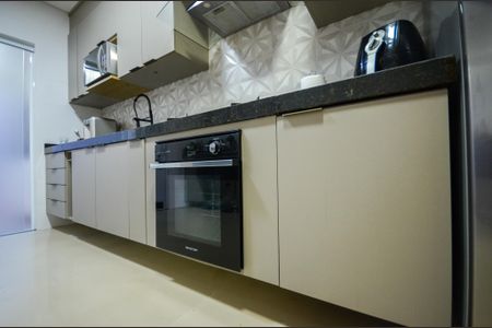 Casa à venda com 114m², 3 quartos e 2 vagas Casa à venda com 114m², 3 quartos e 2 vagasCozinha