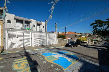Casa à venda com 114m², 3 quartos e 2 vagas Casa à venda com 114m², 3 quartos e 2 vagasFachada