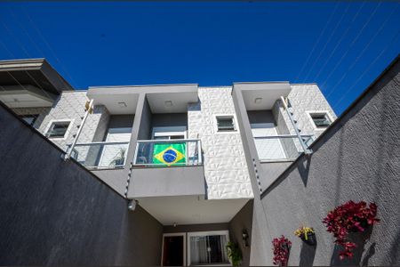 Casa à venda com 114m², 3 quartos e 2 vagas Casa à venda com 114m², 3 quartos e 2 vagasÁrea externa