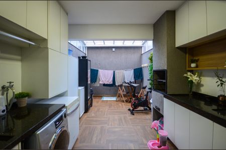 Casa à venda com 114m², 3 quartos e 2 vagas Casa à venda com 114m², 3 quartos e 2 vagasÁrea de Serviço