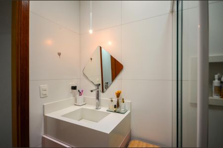Casa à venda com 114m², 3 quartos e 2 vagas Casa à venda com 114m², 3 quartos e 2 vagasBanheiro