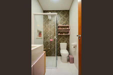 Casa à venda com 114m², 3 quartos e 2 vagas Casa à venda com 114m², 3 quartos e 2 vagasBanheiro