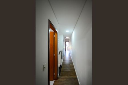 Corredor de casa à venda com 3 quartos, 114m² em Parque Sao Domingos, São Paulo