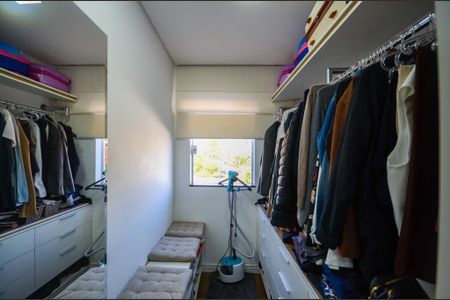 Casa à venda com 114m², 3 quartos e 2 vagas Casa à venda com 114m², 3 quartos e 2 vagasSuíte 1 - Closet