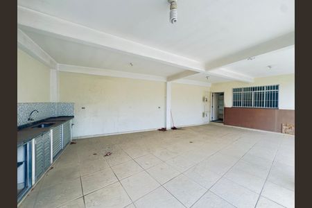Casa à venda com 250m², 3 quartos e 6 vagasQuintal