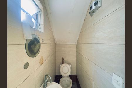Casa à venda com 250m², 3 quartos e 6 vagasBanheiro 4