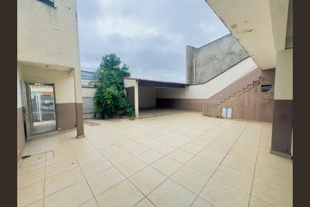 Casa à venda com 250m², 3 quartos e 6 vagasQuintal