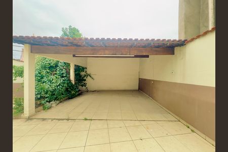 Casa à venda com 250m², 3 quartos e 6 vagasQuintal