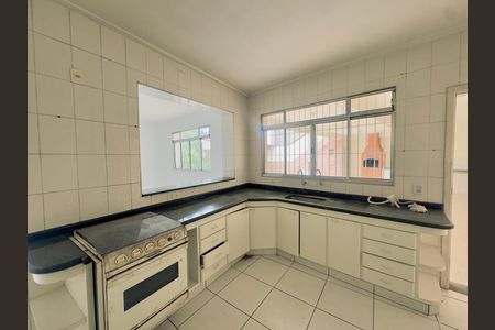 Casa à venda com 250m², 3 quartos e 6 vagasCozinha