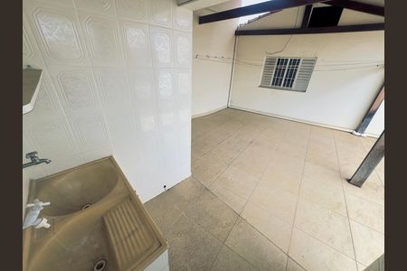 Casa à venda com 250m², 3 quartos e 6 vagasÁrea de Serviço