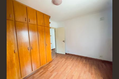 Casa à venda com 250m², 3 quartos e 6 vagasQuarto 2