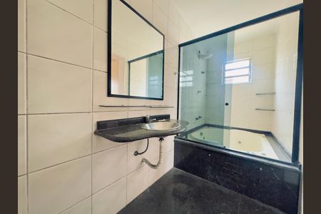 Casa à venda com 250m², 3 quartos e 6 vagasBanheiro 2