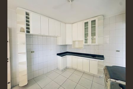 Casa à venda com 250m², 3 quartos e 6 vagasCozinha