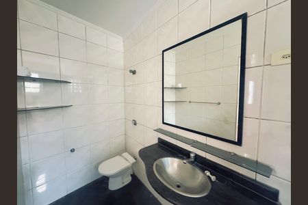 Casa à venda com 250m², 3 quartos e 6 vagasBanheiro 2