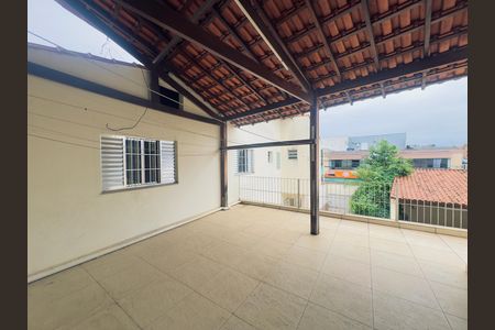 Casa à venda com 250m², 3 quartos e 6 vagasTerraço