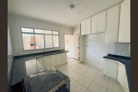 Casa à venda com 250m², 3 quartos e 6 vagasCozinha