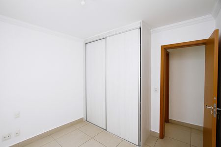 Apartamento à venda com 180m², 3 quartos e 2 vagasQuarto 2