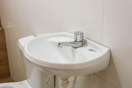 Casa para alugar com 45m², 1 quarto e sem vaga Casa para alugar com 45m², 1 quarto e sem vagaBanheiro