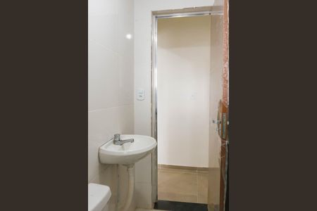 Casa para alugar com 45m², 1 quarto e sem vaga Casa para alugar com 45m², 1 quarto e sem vagaBanheiro