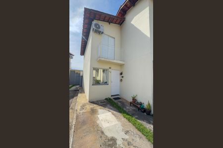 Casa para alugar com 75m², 2 quartos e 1 vaga Casa para alugar com 75m², 2 quartos e 1 vagaFachada