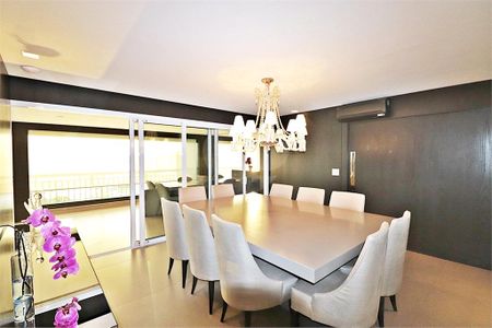 Apartamento à venda com 472m², 3 quartos e 6 vagas