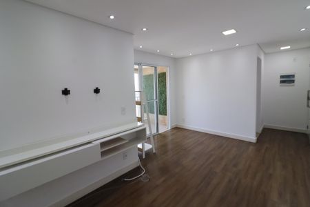Sala de apartamento para alugar com 2 quartos, 61m² em Km 18, Osasco