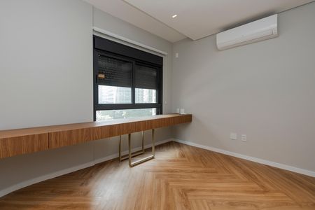 Apartamento à venda com 196m², 3 quartos e 3 vagas Apartamento à venda com 196m², 3 quartos e 3 vagasSuíte 1