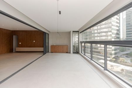 Apartamento à venda com 196m², 3 quartos e 3 vagas Apartamento à venda com 196m², 3 quartos e 3 vagasVaranda