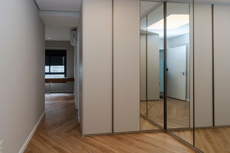 Apartamento à venda com 196m², 3 quartos e 3 vagas Apartamento à venda com 196m², 3 quartos e 3 vagasSuíte 1