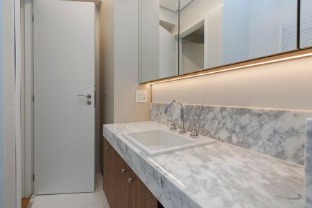 Apartamento à venda com 196m², 3 quartos e 3 vagas Apartamento à venda com 196m², 3 quartos e 3 vagasBanheiro da Suíte 3