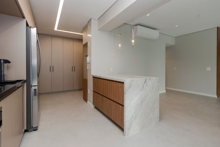 Apartamento à venda com 196m², 3 quartos e 3 vagas Apartamento à venda com 196m², 3 quartos e 3 vagasCozinha