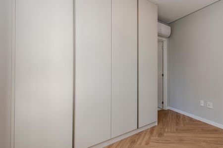 Apartamento à venda com 196m², 3 quartos e 3 vagas Apartamento à venda com 196m², 3 quartos e 3 vagasSuíte 2