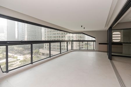 Apartamento à venda com 196m², 3 quartos e 3 vagas Apartamento à venda com 196m², 3 quartos e 3 vagasVaranda