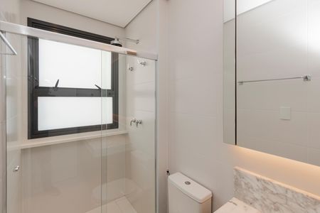 Apartamento à venda com 196m², 3 quartos e 3 vagas Apartamento à venda com 196m², 3 quartos e 3 vagasBanheiro da Suíte 2