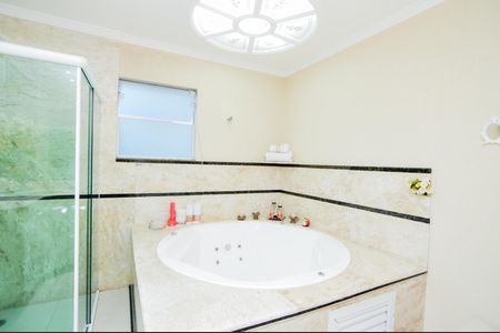 Casa para alugar com 500m², 3 quartos e 3 vagasBanheiro quarto 1