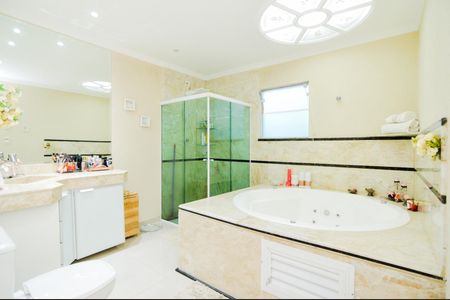 Casa para alugar com 500m², 3 quartos e 3 vagasBanheiro quarto 1